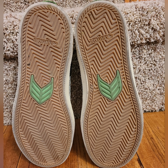 Cariuma Valley Sneaker - Picture 8 of 8